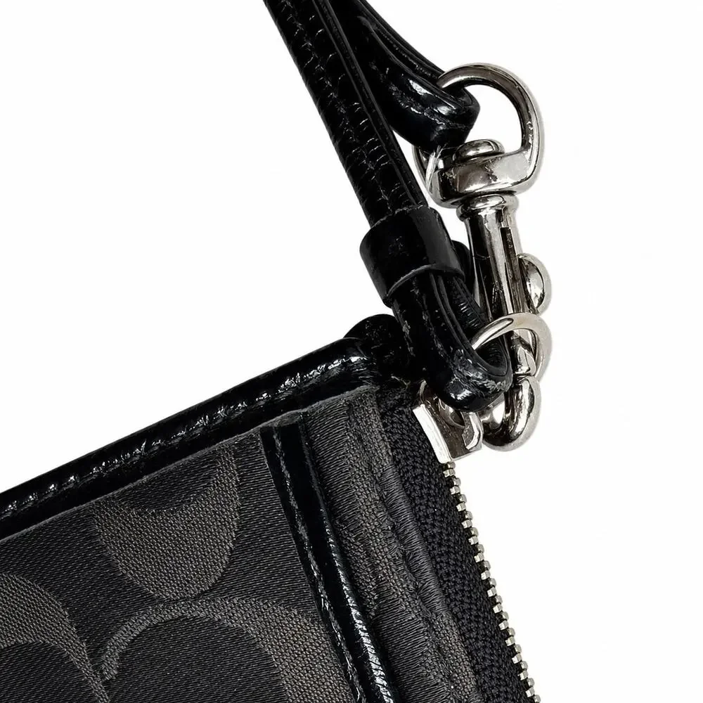 Coach classic versatile
